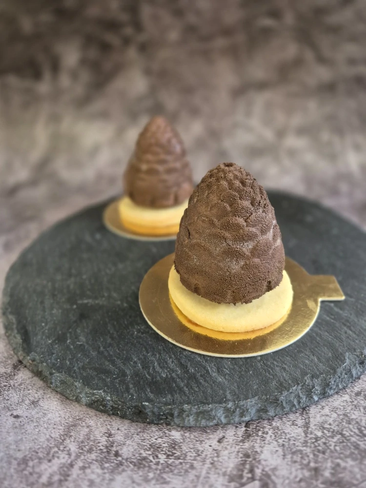 Šiška- tmavé mousse